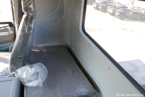 Tracteur électrique très puissant et beau avec une vitesse de 90 km/h et une autonomie de 200 km - Product Image 5