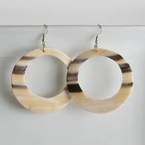 Pendientes Clásicos de Cuerno de Búfalo para Mujer, Joyería de Moda Atemporal, Pendientes de Cuerno de Búfalo para Mujer, Diseño Audaz Hecho a Mano - Product Image 2