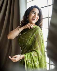 Sari en Georgette de Viscose Pure avec Broderie, Longueur 5,5 Mètres - Product Image 6