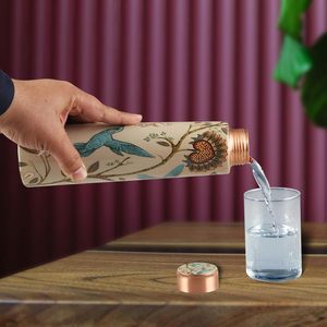 Botella de agua de cobre impresa Meena pura de alta calidad en diferentes estilos con embalaje Premium Hecho en India Botellas para bebidas - Product Image 1