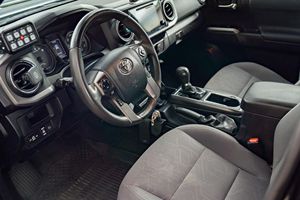 USED LHD/RHD 2019 T O Y O T A TACOMA TRD SPORT DOUBLE CAB 4X4 - Product Image 4