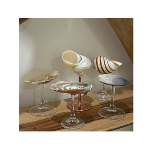 Verres à vin en conque naturelle: une collection de verres en coquillage faits à la main pour les fêtes - Product Image 2