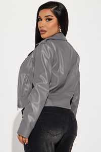 Veste de motard Slim Fit pour dames Logo personnalisé élégant Cuir PU véritable de haute qualité Vintage Casual Boutons en cuir véritable Été - Product Image 6