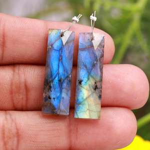 Aretes de Labradorita Natural DHORGEMS, Color Azul Cambiante, Forma Elegante, Facetados, Perforados de Frente a Trasera - Product Image 3