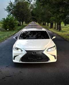 Lexus ES 300h d'occasion de 2021, en bon état - Product Image 1