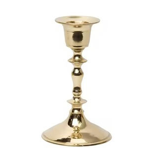 Nuevo diseño Estilo Pilar Acabado en oro Hecho a mano Nueva llegada Disponible Portavelas de metal Candelabros de la mejor calidad - Product Image 4