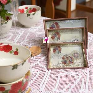 ถาดไม้ทำมือแบบชั้นเดียว ดีไซน์คลาสสิก เป็นมิตรกับสิ่งแวดล้อม สำหรับจัดเก็บและเสิร์ฟภาชนะบนโต๊ะอาหาร ปรับขนาดได้ เหมาะสำหรับห้องนั่งเล่นและห้องครัว - Product Image 1