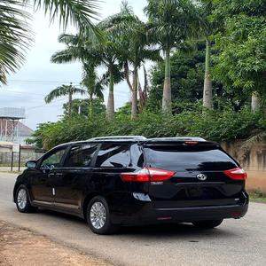 Toyota Siennaaa Fresh and Clean Premium Quality Disponible en stock Excelente estado Volante a la derecha Volante a la izquierda - Product Image 4