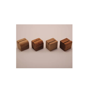 Portatarjetas de menú de madera para decoración de fiesta Portatarjetas de menú de mesa pequeña para forma cuadrada y tamaño pequeño - Product Image 3