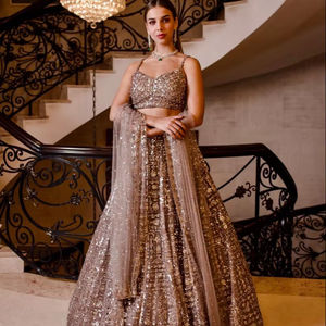 Beau dernier Lehenga Choli avec un beau travail de paillettes multiples - Product Image 5