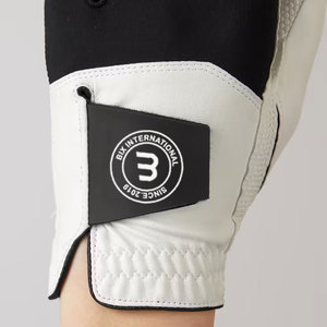 ถุงมือกอล์ฟผู้ชายคุณภาพสูงปี 2024 โลโก้สั่งทำได้ ทนทาน หนัง Cabretta นุ่ม ระบายอากาศได้ดี กันลื่น กันน้ำ ปรับขนาดข้อมือได้ - Product Image 6