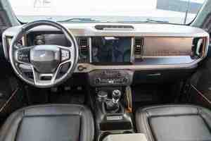 2024 Sin Reserva, Inspeccionado, Transmisión Manual de 7 Velocidades, 4x4, Paquete Sasquatch, Asientos de Cuero, Diésel, Cámara Trasera Izquierda - Product Image 6