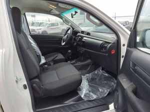 Toyota Hilux Revo Pickup Cabine Simple d'Occasion à Accélération Rapide, Pack Sécurité, 2.4L Turbo Diesel - Product Image 3