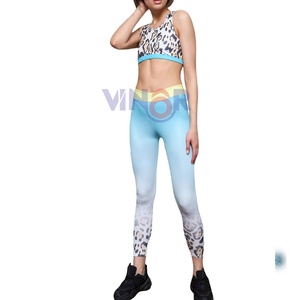 Mejor diseño transpirable bajo MOQ Yoga Sets mujer hecho a medida buena calidad precio barato Yoga Set para venta en línea personalizado - Product Image 3