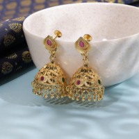 Ensemble de boucles d'oreilles Jhumka indiennes traditionnelles en laiton plaqué or pour femmes bijoux de mariage à la mode