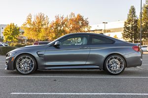 BMW M4 Coupé 2018 USADO, con Volante a la Izquierda/Derecha, Paquete de Competición - Product Image 2