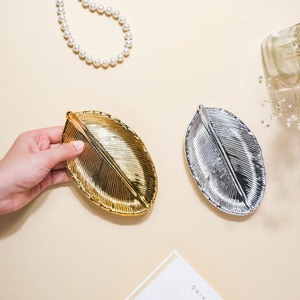 ของขวัญแต่งงานแบบเฉพาะบุคคลชุดถาดใส่ใบไม้ทองเหลืองพร้อมแหวนประดับตกแต่งสีทองและเงินสำหรับบ้านจานโลหะ - Product Image 2