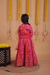 Indian Tie Dye Lehenga Choli para niñas Bandhani con Dupatta Ropa para niños - Product Image 3