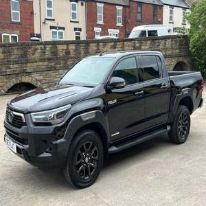 Toyota HiLux 2.8D-4D Invincible X AT35 (204 CV) (Euro 6dT-E) 2021 / Toyota Hi-Lux 2.4D-4D Invincible X (150 CV) (Euro 6dT-E) 3.2t 2019 - Product Image 1
