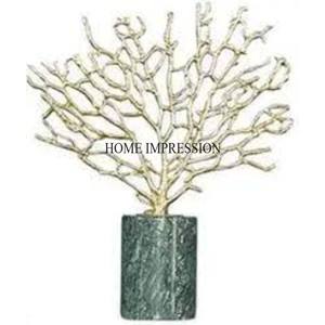 Acabado en color plateado Brillante Pulido Aspecto atractivo Escultura de diseñador de lujo única con base de mármol de color verde al mejor precio - Product Image 1