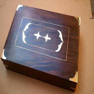 กล่องบรรจุภัณฑ์ของขวัญแต่งงานทำด้วยมือแบบโบราณกล่องของขวัญไม้หรูหราพร้อมโลโก้โลหะที่กำหนดเองกล่องช็อคโกแลตสไตล์โมร็อกโก - Product Image 3