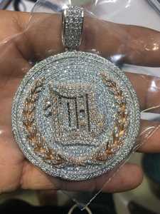 Nuevo Colgante Personalizado de Oro Amarillo de 18K con Moissanita Auténtica, Colgante con Nombre Personalizado, Amuleto de Rapero Hip Hop, Regalo Unisex - Product Image 4