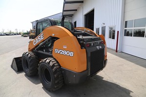 รถตักหลังขุด รุ่น SV280B ปี 2025 พร้อมเครื่องยนต์ดีเซลยันม่าร์ ประสิทธิภาพสูง ชิ้นส่วนไฮดรอลิกอีตัน แบริ่งและปั๊ม - Product Image 5