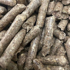 Briquetas de Madera Hechas con Palets Reciclados de 8 mm, Combustible Ecológico de Vietnam, Combustión Limpia para Uso en Estufas - Product Image 1