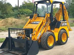 Cargadora de Ruedas JCB 1CX, Retroexcavadora, Cargadora Hidráulica Diésel para Construcción, Manejo de Materiales Agrícolas, en Muy Buen Estado - Product Image 2