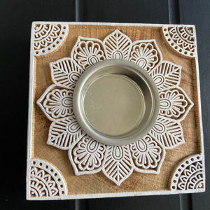 Porte-bougie en bois artisanal, Mandala floral - Product Image 1