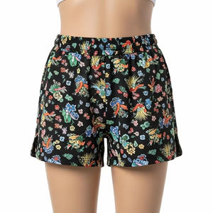 Shorts Deportivos Ecológicos con Estampado Digital para Mujer, Material Suave de Poliéster y Elastano, Ajuste Cómodo para Yoga, Correr y Moda - Product Image 1