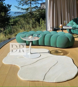 Alfombra de área con mechones a mano de lana blanca de alta calidad, estampado de animales de pila alta-baja Irregular personalizable para sala de estar disponible 5x8 - Product Image 1