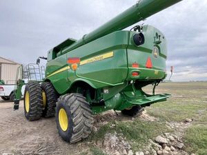 รถแทรกเตอร์สำหรับทำการเกษตร ยี่ห้อ John Deere รุ่น X9 1100 ใช้แล้ว สภาพดี สำหรับเก็บเกี่ยวข้าวโพด ข้าวสาลี ข้าวสาร จากอเมริกา มีขาย - Product Image 3