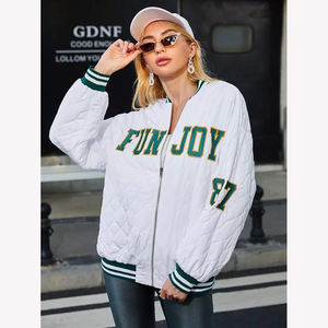 Chaqueta Varsity de Lana Acolchada para Mujer 2026, Chaqueta de Béisbol con Letras Impresas Personalizadas, Venta al Por Mayor OEM - Product Image 6