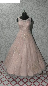 Robe en filet élégante avec broderie complexe pour femmes, parfaite pour les réceptions de mariage et les soirées - Product Image 5