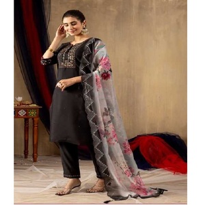 Elegante Conjunto Kurti de Seda Romana Bordado a Mano con Hilos Multicolores, Traje Tradicional para Fiestas - Product Image 6