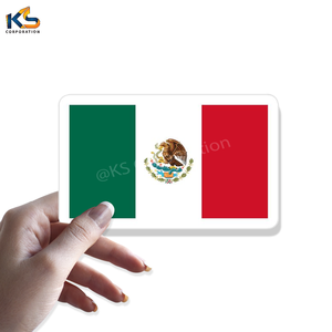 สติกเกอร์ออกแบบรูปหัวใจธงจามาไก่แบบกําหนดเอง Die Cut การพิมพ์สติกเกอร์ PVC มันวาว สติกเกอร์ตกแต่งการออกแบบธงแบบกําหนดเอง - Product Image 2