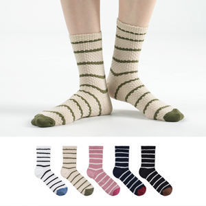 Calcetines de Algodón Transpirables para Mujer, Diseño a Rayas, Estilo de Punto, Coloridos, para Uso Diario, Estilo Coreano - Product Image 2