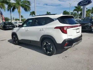 Kia Seltos EX 2024 d'occasion, super propre - Product Image 5