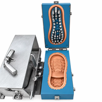 Moule de semelle de chaussure en alliage d'aluminium avec plaques articulées et surfaces de formage à motifs