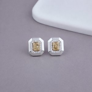 Boucles d'oreilles clous Avina Jewels en or 9K jaune/blanc/rose plaqué rhodium avec diamant jaune de laboratoire taille radiant et halo – Vente en gros de luxe - Product Image 4