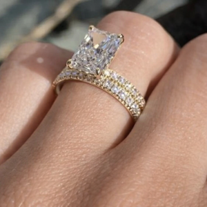 ชุดเครื่องประดับเจ้าสาวมอยส์ซาไนต์ทรงเรเดียนท์คัท 5.23 กะรัต แหวนหมั้นทองคำแท้ 14K ชุบแพลตตินัม ประดับเพชรแบบเพฟ ดีไซน์ทันสมัยสำหรับงานแต่งงาน - Product Image 4