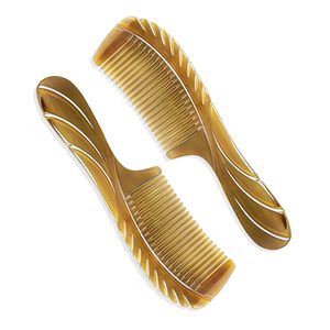 Peigne à cheveux en corne au design personnalisé pour femmes, article à usage domestique fait à la main à bas prix - Product Image 1