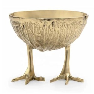 Bols en aluminium coulé à la main avec pattes d'oiseau Parfait pour salade, snack, fruits et noix Idéal pour la décoration de la cuisine et de la table à manger Prix de gros - Product Image 1