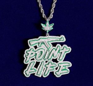 เครื่องประดับฮิปฮอปสำหรับผู้ชายแบบใหม่ปืนยิงตัวอักษรสุดเท่ดีไซน์ให้ชีวิตเรืองแสงเคลือบเรืองแสงจี้สีเข้ม - Product Image 2