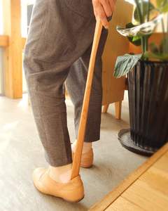 Chausse-pied en bois naturel de qualité supérieure avec longue poignée-personnalisable pour tous les VIET FARGIMEX - Product Image 3