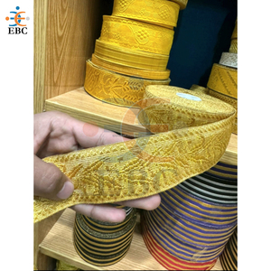 ชุดพิธีกรรมทางศาสนาแบบแจ็คการ์ดที่เป็นมิตรต่อสิ่งแวดล้อมจากผู้ผลิต (OEM) ตกแต่งด้วยลูกไม้ลายกอเรียล สวยงาม หรูหรา สีทองเมทัลลิกแบบฝรั่งเศส คุณภาพสูง - Product Image 2