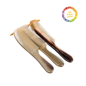 Peigne à cheveux en corne de buffle de qualité supérieure-Poli individuellement avec une finition lisse et une touche artisanale pour un toilettage élégant - Product Image 2
