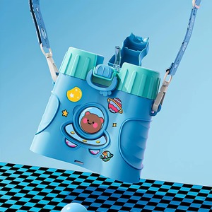 Divertida y Linda Botella de Agua de Plástico con Dibujos Animados, Botella de Agua Deportiva Portátil para Niños, Botella de Agua de Plástico para Niños - Product Image 5