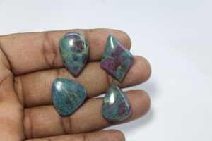 Piedra pulida a mano de cianita de rubí Cabujón de piedra de cianita de rubí Aspecto impresionante Piedra preciosa suelta para la fabricación de joyas de lujo Precio bajo - Product Image 4